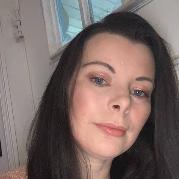 Profile Picture of Lacey Killian (@laceyck) on Poshmark