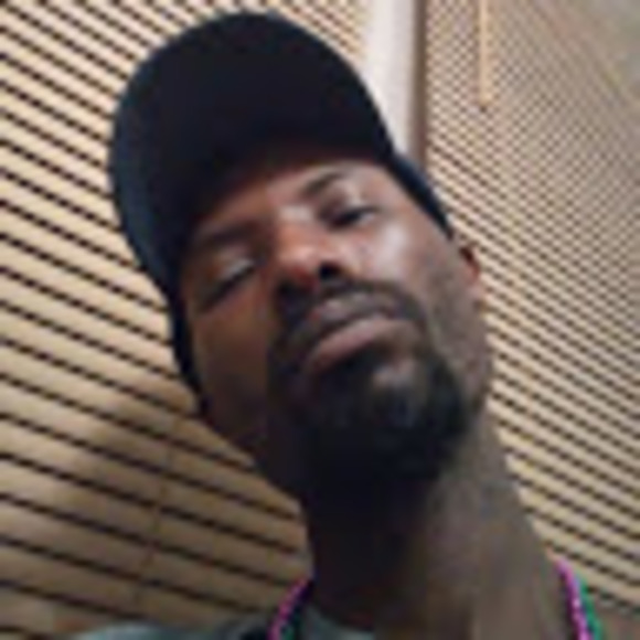 Profile Picture of Delone Hill (@dhill42097) on Poshmark