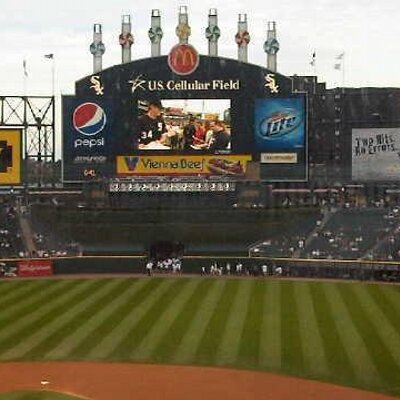 Profile Picture of Chris Hubble (@thewhitesoxdj) on Twitter