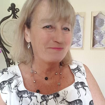 Profile Picture of Julia Lynne Burnside (@glenkowhai) on Twitter
