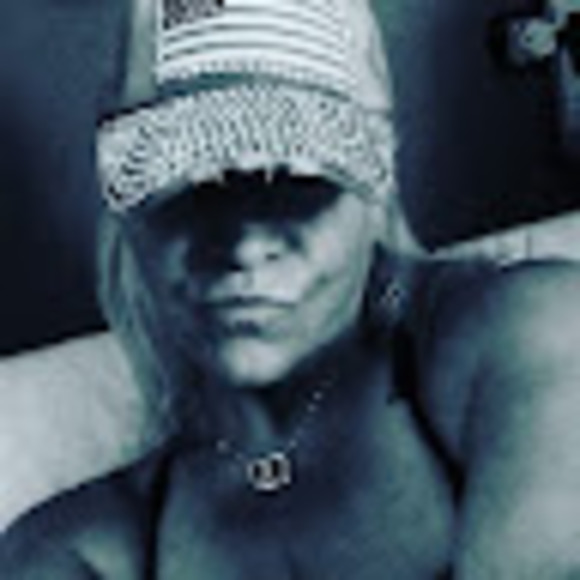 Amy Crutchfield - Poshmark Profile Picture of Amy Crutchfield (@amycrutchfie761) on Poshmark
