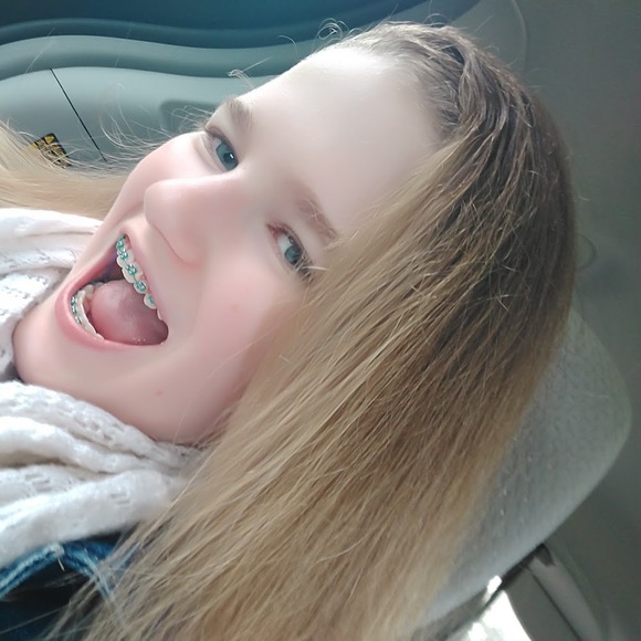 Profile Picture of Claudia Vorse (@clavorse345) on Poshmark