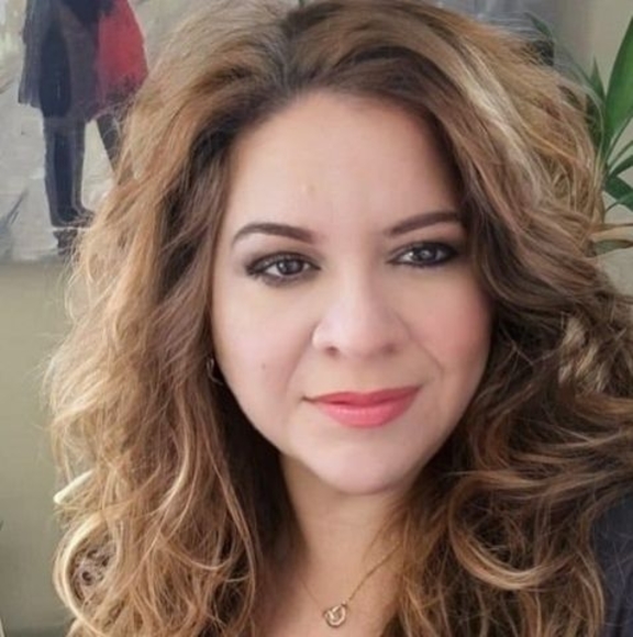 Profile Picture of Sylvia Schmidt (@schmidt_sylvia) on Poshmark
