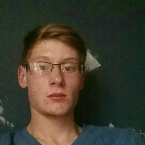 Profile Picture of Joey Perna (@mage68424) on Poshmark