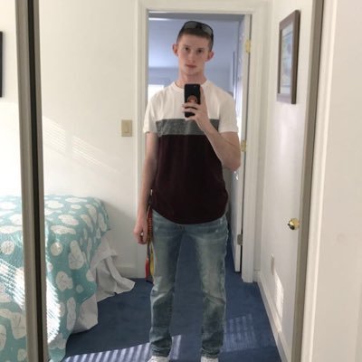 Profile Picture of Champ (@SnipeChamp) on Twitter