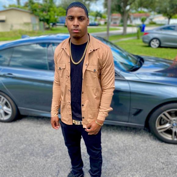 Profile Picture of Chrispin Lee (@clee04) on Poshmark