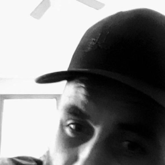 Profile Picture of Tony Bettis (@tonybettis) on Poshmark