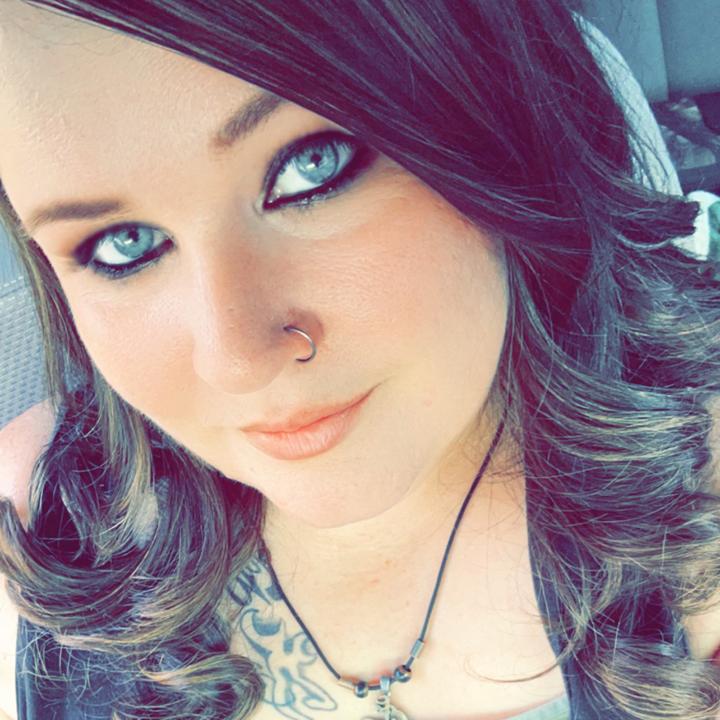 Profile Picture of Amanda Blevins (@countrygirl_8127) on Tiktok