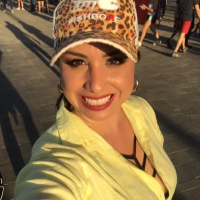 Profile Picture of Daniella Silveira Vicente (@VicenteDaniella) on Twitter