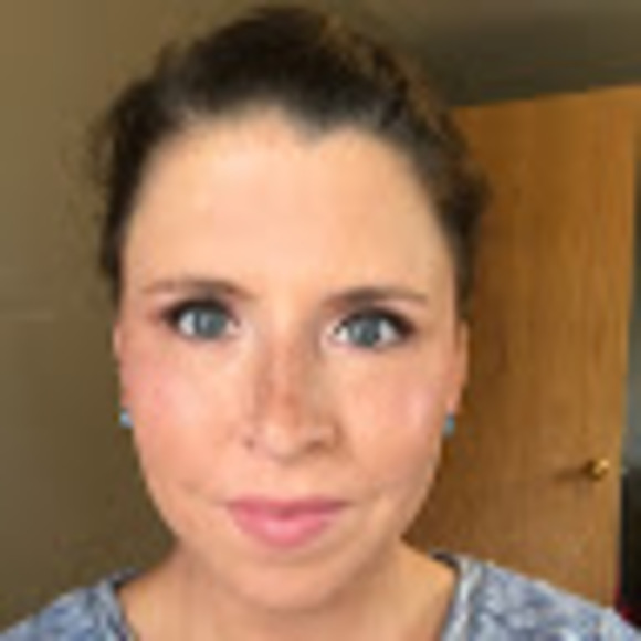 Profile Picture of Anne Hilding (@annehilding) on Poshmark