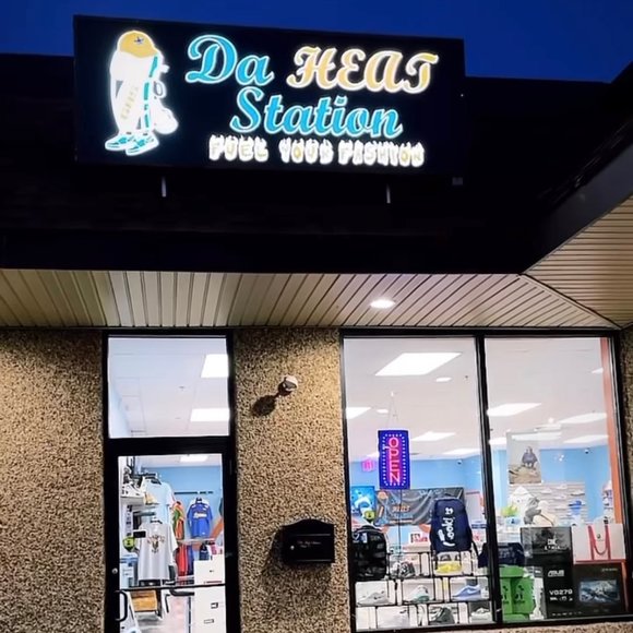 Profile Picture of Samuel English (@englishsamuel) on Poshmark