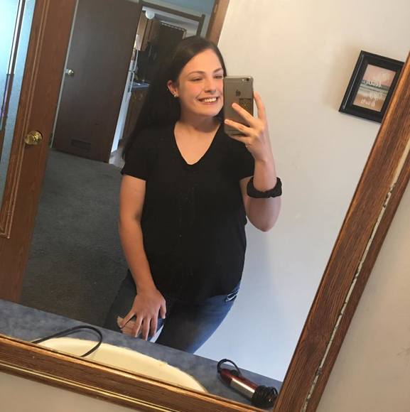 Profile Picture of Shelby Ranney (@ranneyshelby) on Poshmark