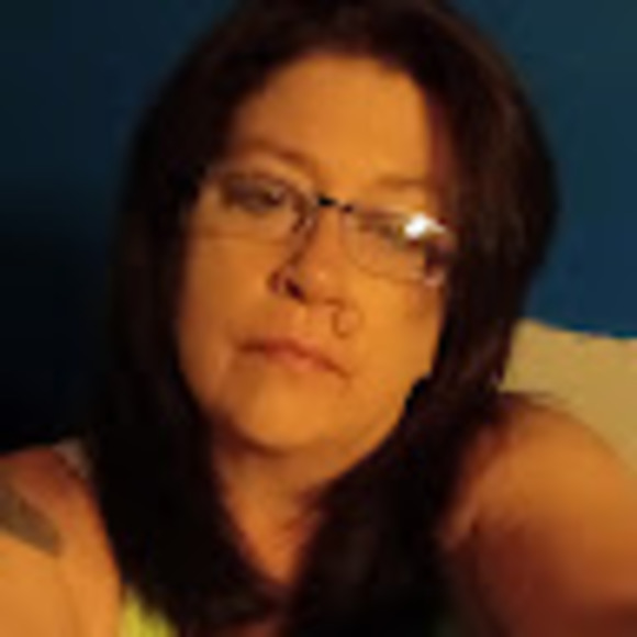 Profile Picture of Kelly Pevler (@kellypevler254) on Poshmark