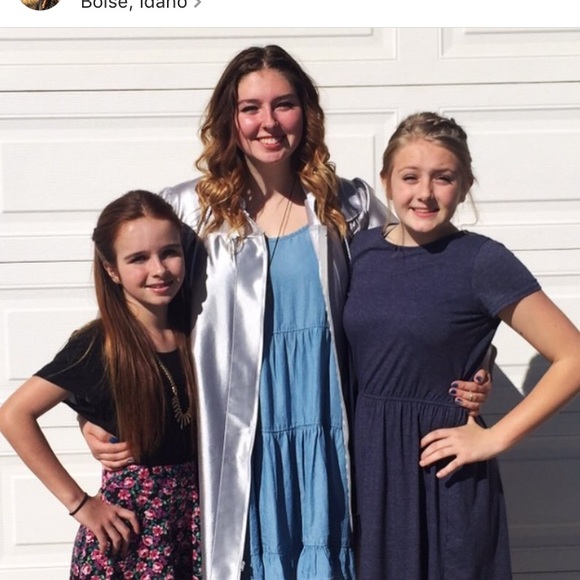 Profile Picture of Chrissy Meyers (@ygchrisyyy) on Poshmark