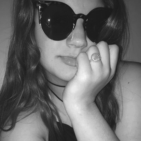 Profile Picture of Catherine Stuart (@cstuart25) on Poshmark