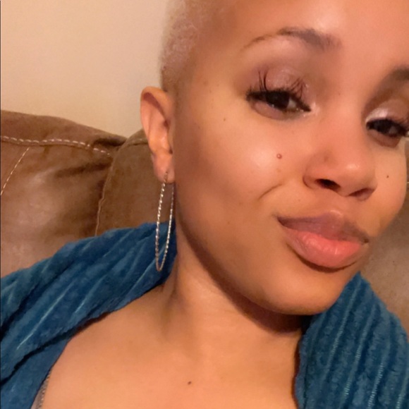 Profile Picture of Joanna Cain (@jowoe85) on Poshmark