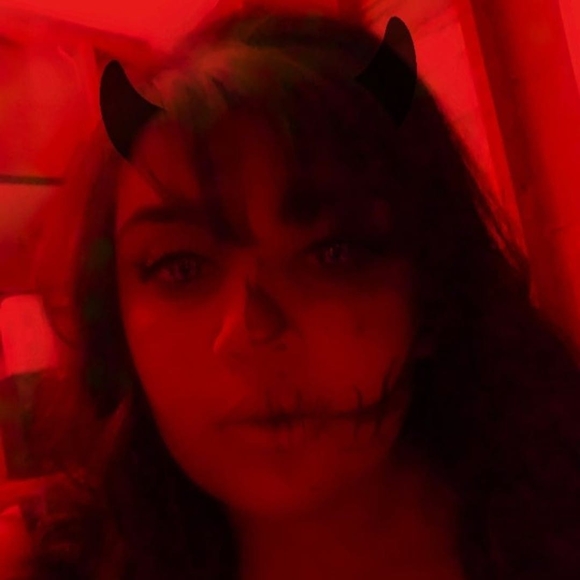 Profile Picture of Eulalia Perkins (@lollypop408) on Poshmark