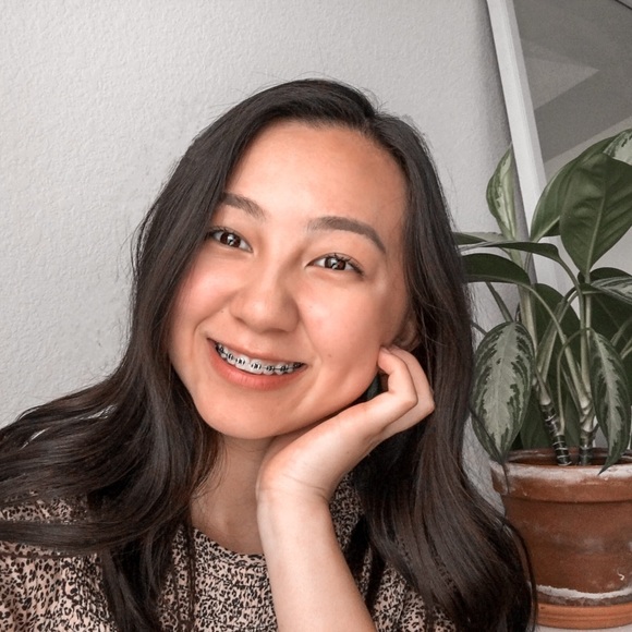 Profile Picture of Autumn Chang (@suazee) on Poshmark