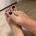 Profile Picture of Paige and Leigh (@feetpicsig) on Instagram