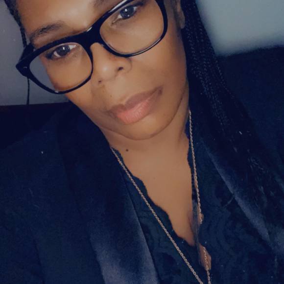 Profile Picture of Cassandra Barnes (@frazier72000) on Poshmark