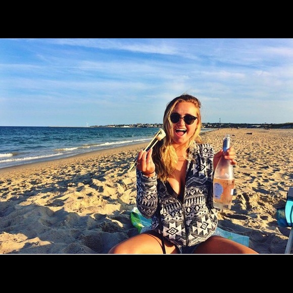 Jamie Gahran - Poshmark Profile Picture of Jamie Gahran (@jgahran15) on Poshmark