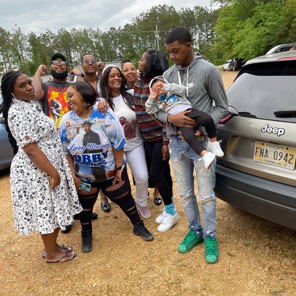 Profile Picture of Gabriel Campbell (@gabrielcampb942) on Poshmark