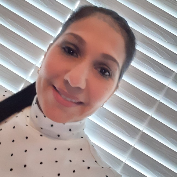 Profile Picture of Isabel lorena Govea omaña (@isabel_govea) on Poshmark