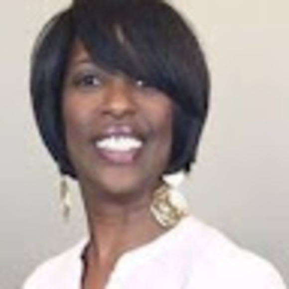 Profile Picture of Pamela Dixon (@pameladixon633) on Poshmark
