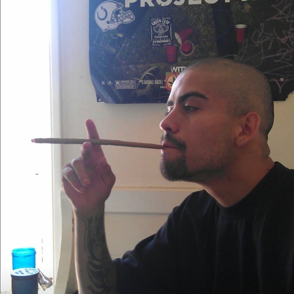 Octavio Cortez - Poshmark Profile Picture of Octavio Cortez (@cortezoaim) on Poshmark