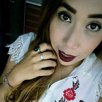 Profile Picture of Angie Carrillo (@blanca_krrillo) on Twitter