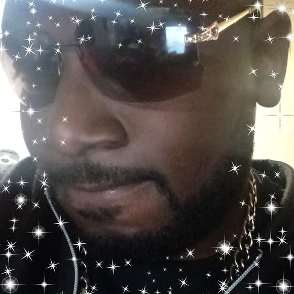 Profile Picture of Tony Herring (@fattony94) on Poshmark