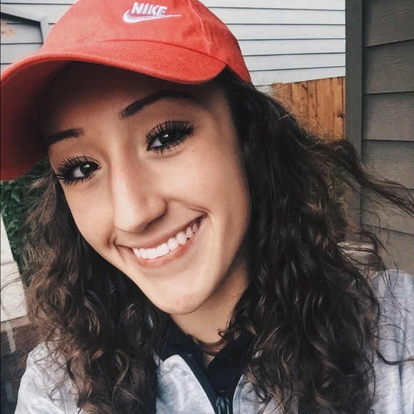 Profile Picture of Mackenzie Russell (@macdaddyyyy) on Poshmark