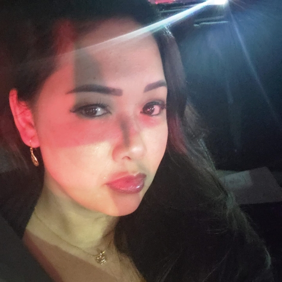 Profile Picture of Anne Wilkins (@anbel23) on Poshmark