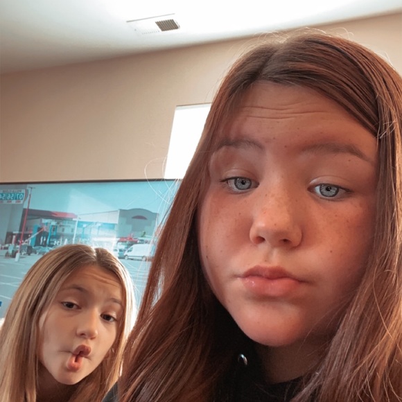 Profile Picture of Gianna Rossow (@giannar03) on Poshmark