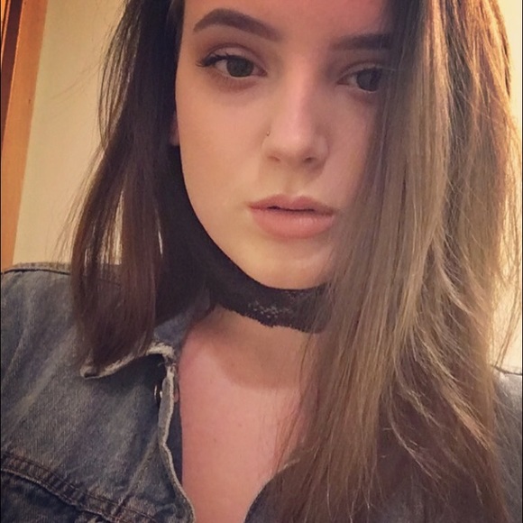 Profile Picture of Grace Claspell (@graceclas) on Poshmark