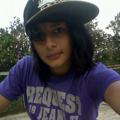 Profile Picture of Hayley Castro (@HayleyCst) on Twitter