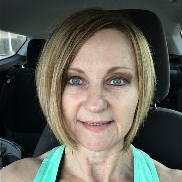 Profile Picture of Mary Pope (@maryp1958) on Poshmark