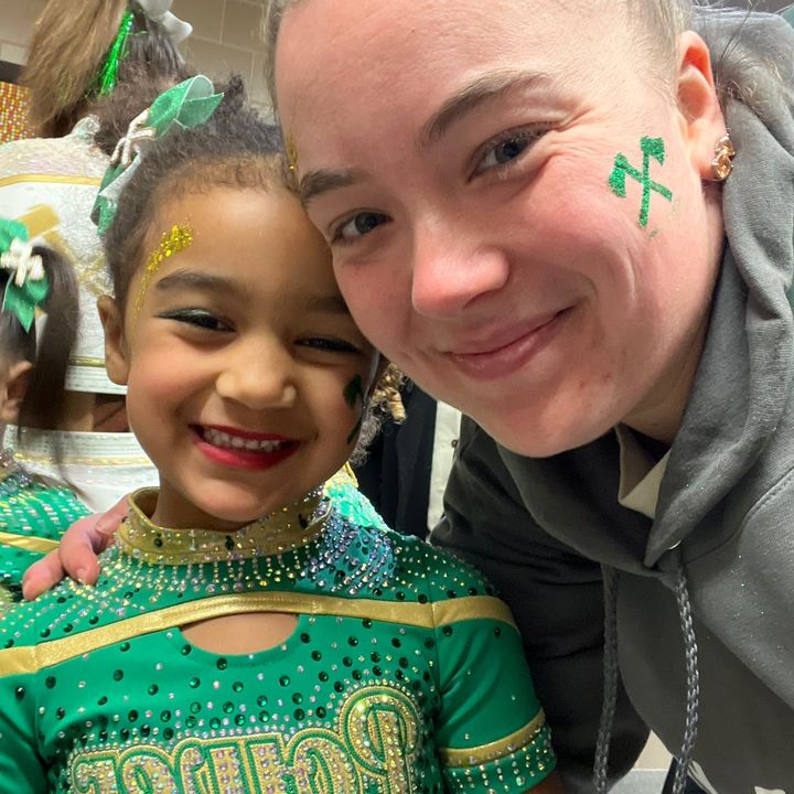 Profile Picture of Tara | Mama of 5 🐻✨ (@taralaureano) on Tiktok