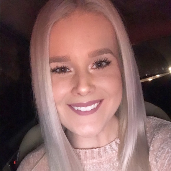 Profile Picture of Heather Belyea (@ep375) on Poshmark