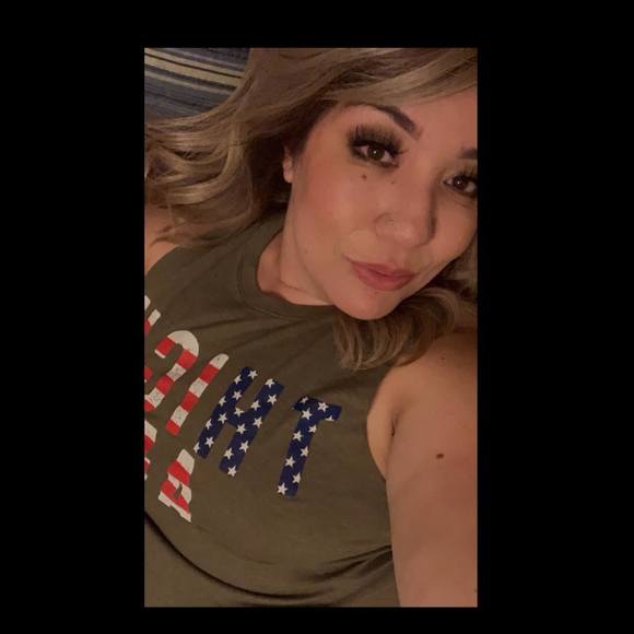 Profile Picture of Liz Frescas (@efrescas2) on Poshmark