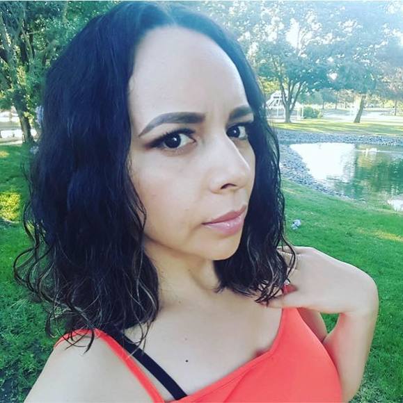 Profile Picture of Axel Flores (@axelflores672) on Poshmark