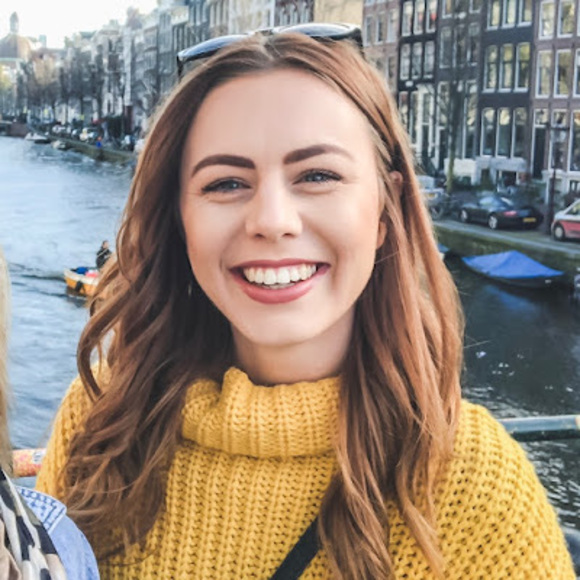 Profile Picture of Bec Bogaards (@bec_bogaards) on Poshmark