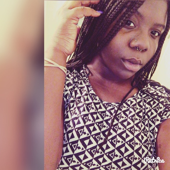 Profile Picture of Kyaire Dobosu (@kyairebox) on Poshmark