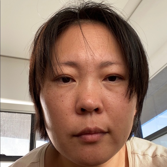 Profile Picture of Bat Bat (@batbat_j) on Poshmark