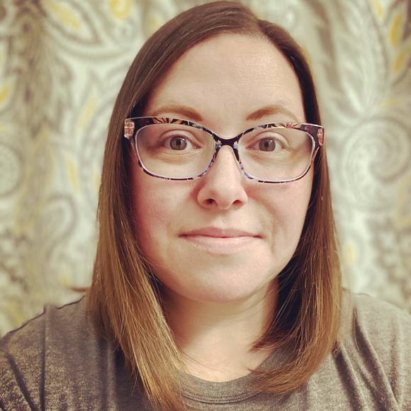 Profile Picture of Jenn Lisowski (@jennlisowski) on Poshmark