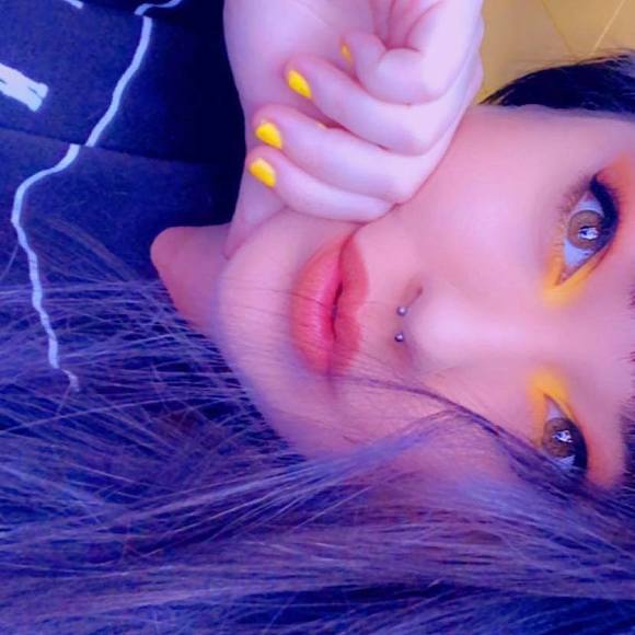 Profile Picture of Taylor Ash (@taylorash724) on Poshmark