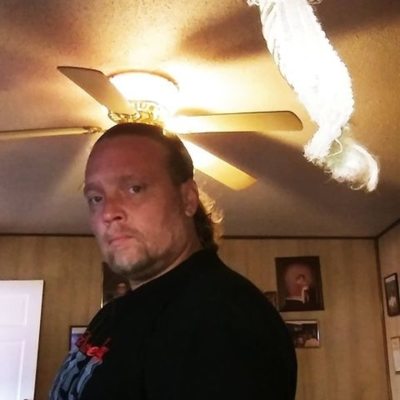 Anton Bushnell - Poshmark Profile Picture of Anton Bushnell (@bushnellanton3) on Poshmark