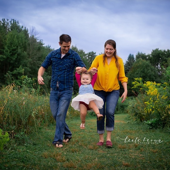 Profile Picture of Heather Pettrone (@hbarclay91) on Poshmark