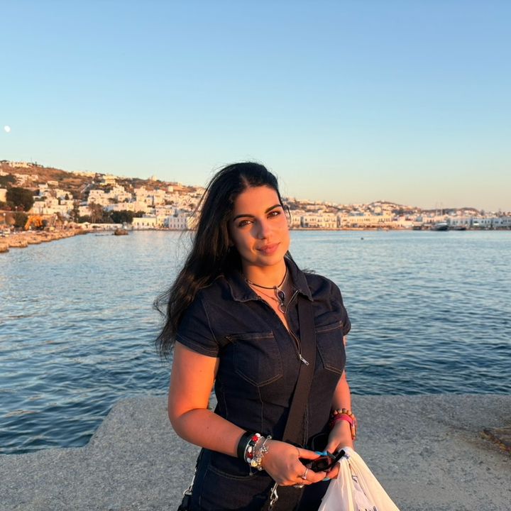 Profile Picture of   Vi ricordate questo vecchio... (@corinnemantineo) on Tiktok