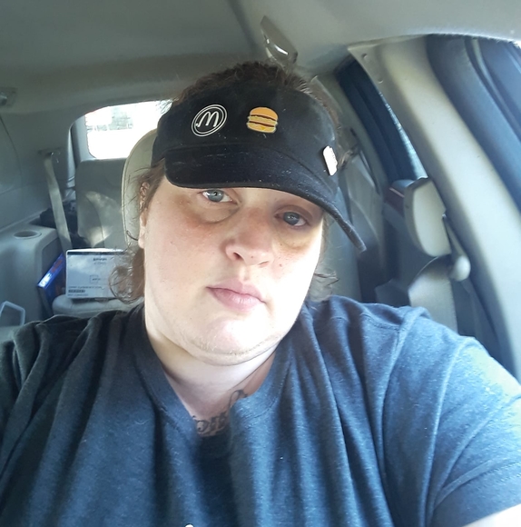 Profile Picture of Breanna Couturiaux (@couturiauxb29) on Poshmark